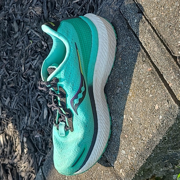 Saucony Triumph 19 W size 7 - Picture 5 of 14